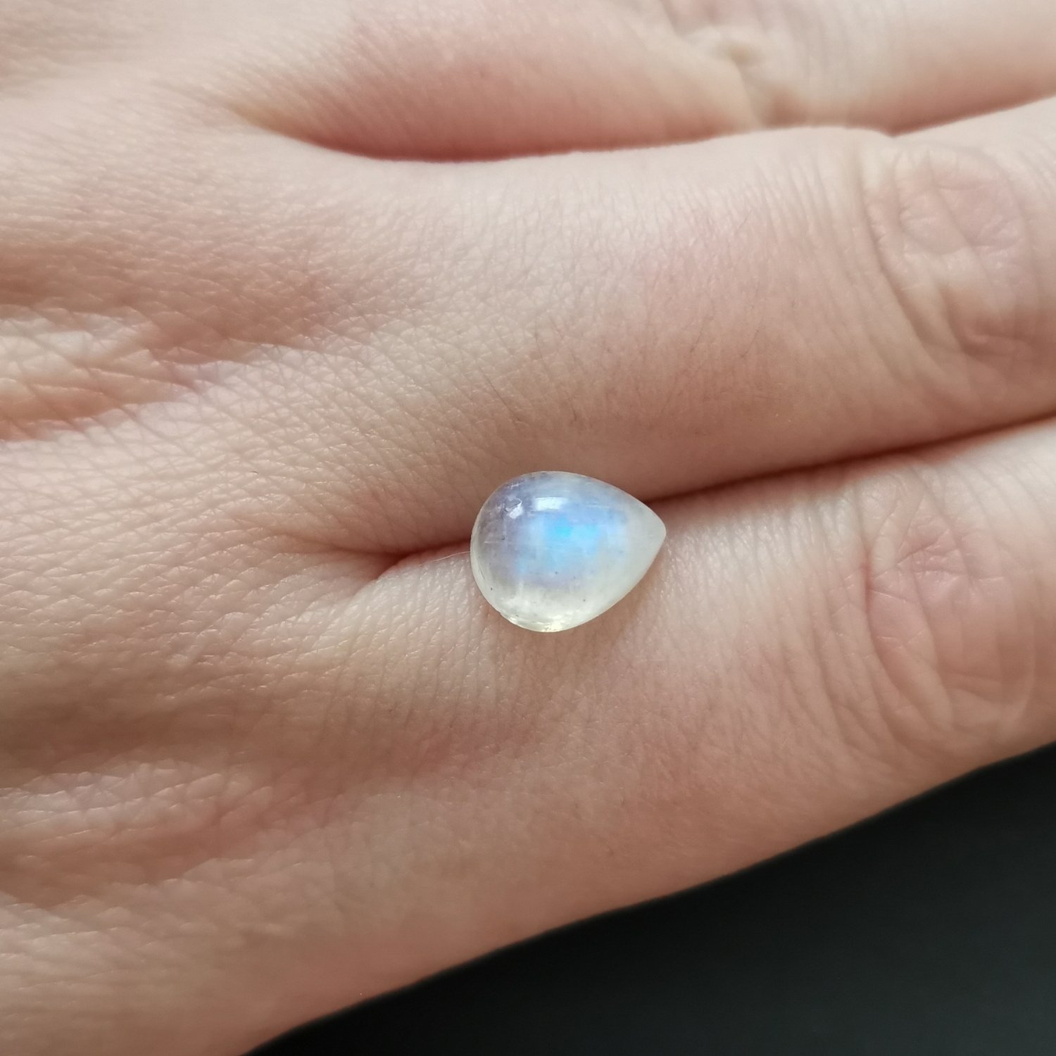 Teardrop Moonstone Cabochon – 10mm by 8mm - 2.53 ct - Image 5