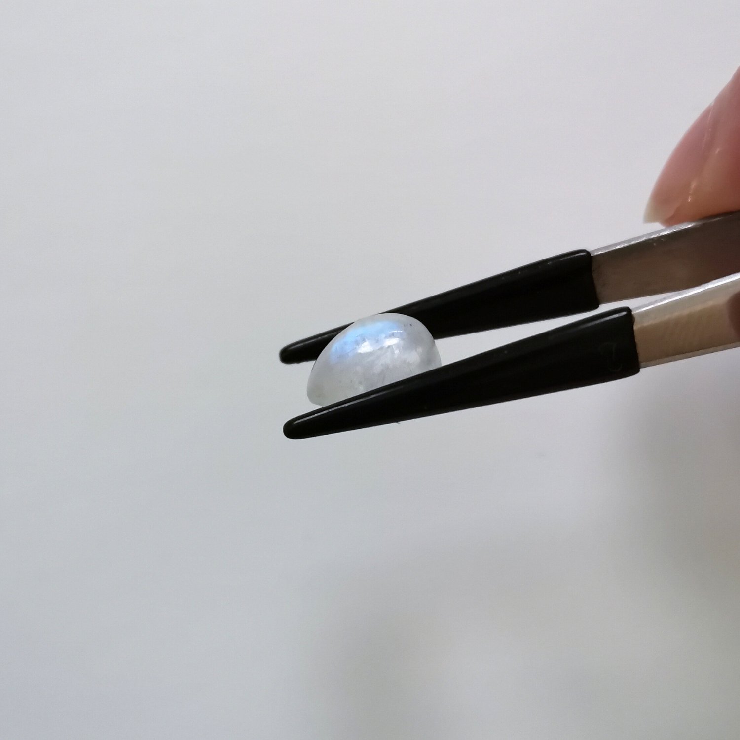 Teardrop Moonstone Cabochon – 10mm by 8mm - 2.53 ct - Image 4