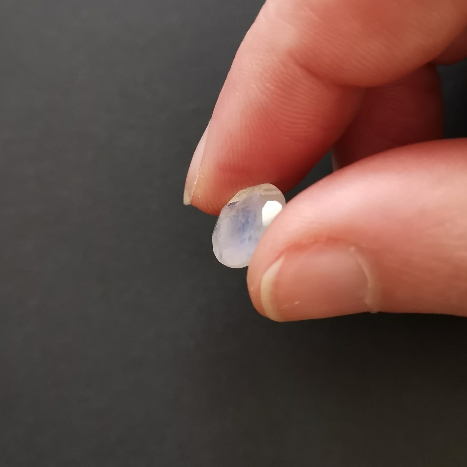 Faceted Round Moonstone – 10mm - 3.69 ct - Image 4