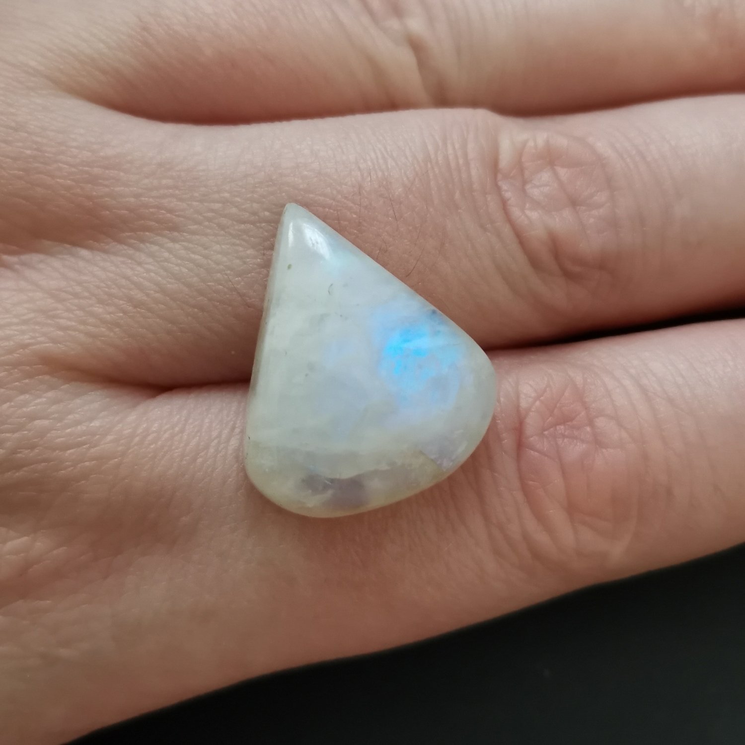 Teardrop Moonstone Cabochon – 22mm by 18.5mm - 19.50 ct - Image 4