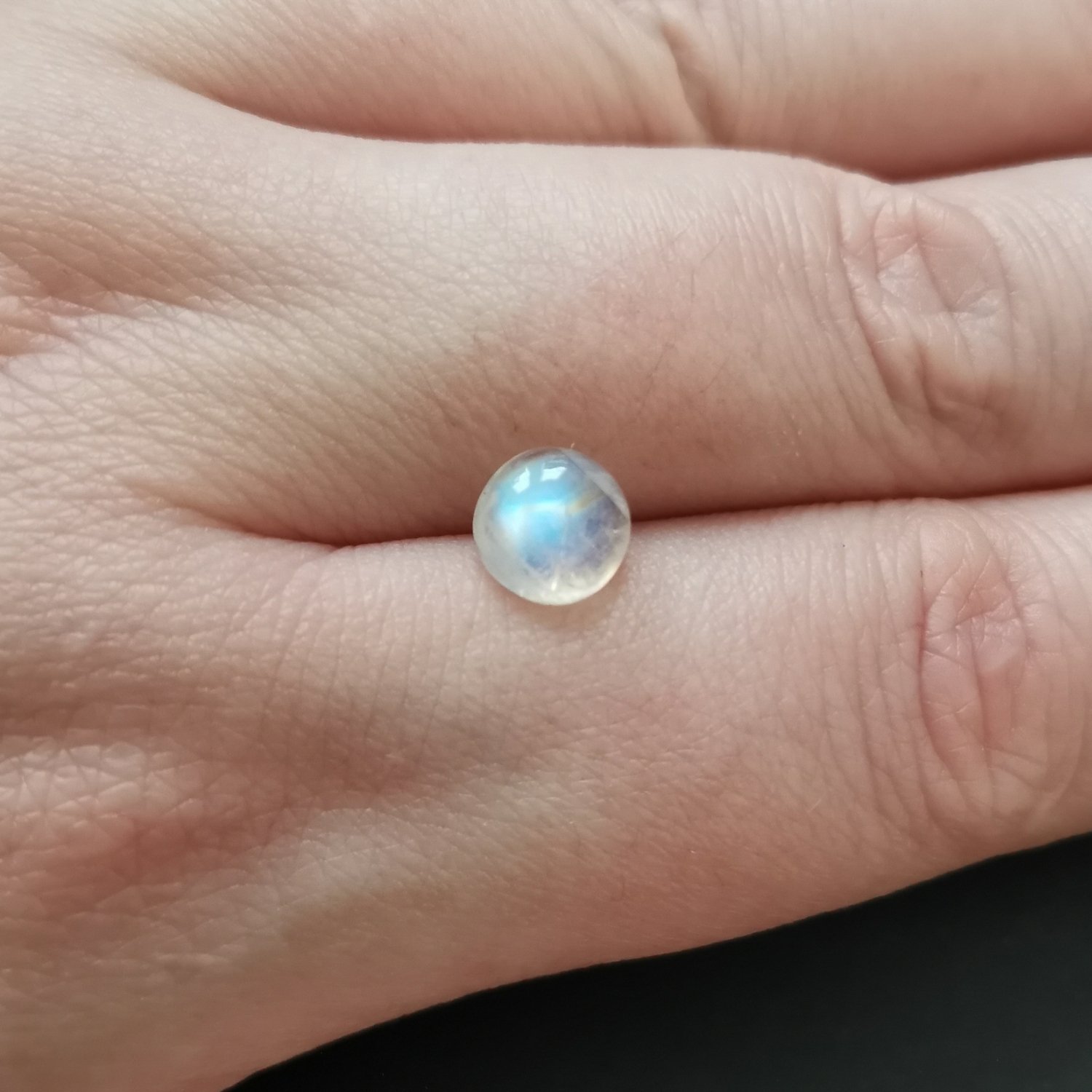 Round Moonstone Cabochon – 7mm - 1.46 ct - Image 4