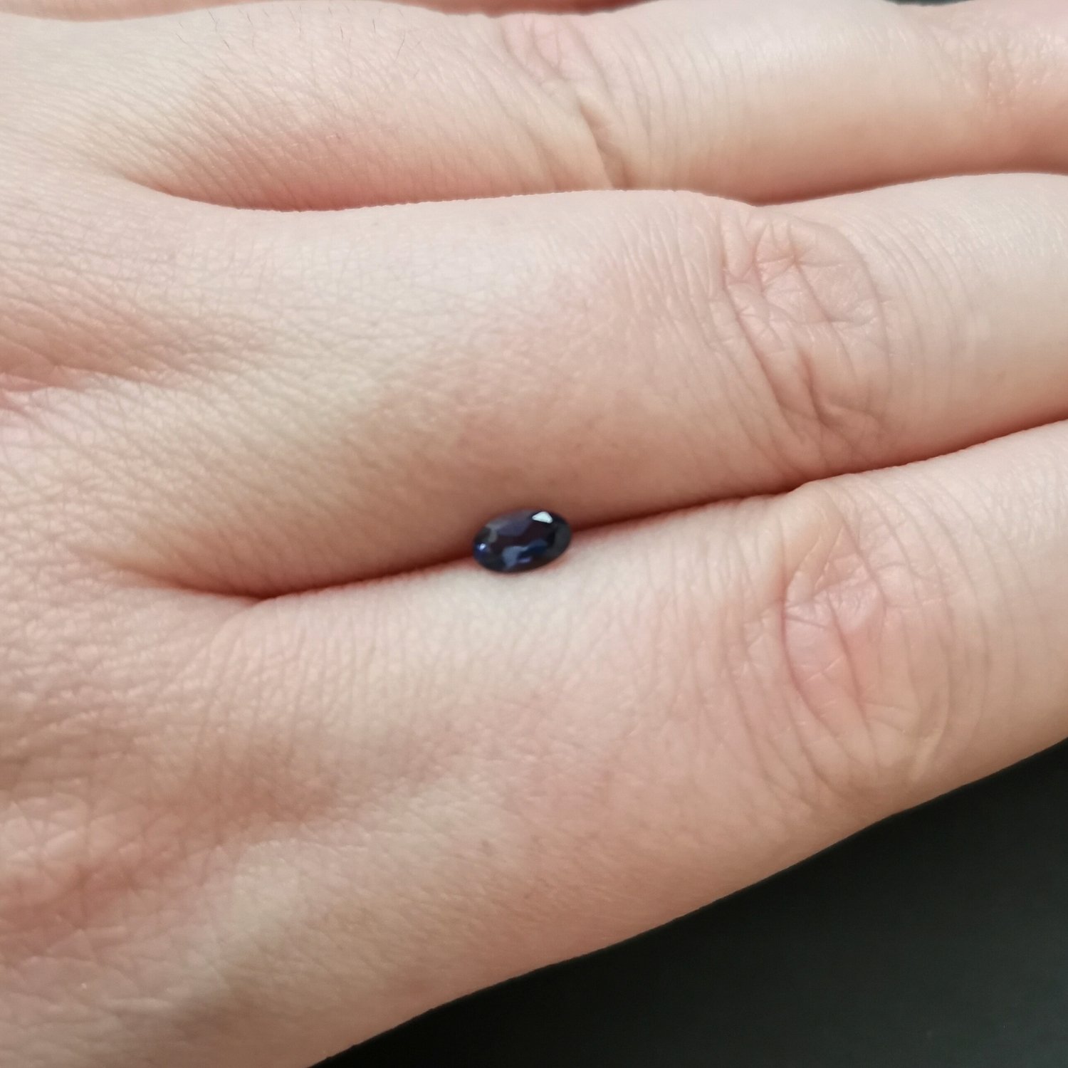 Violet Iolite Oval – 5.1mm by 3.1mm - Image 4