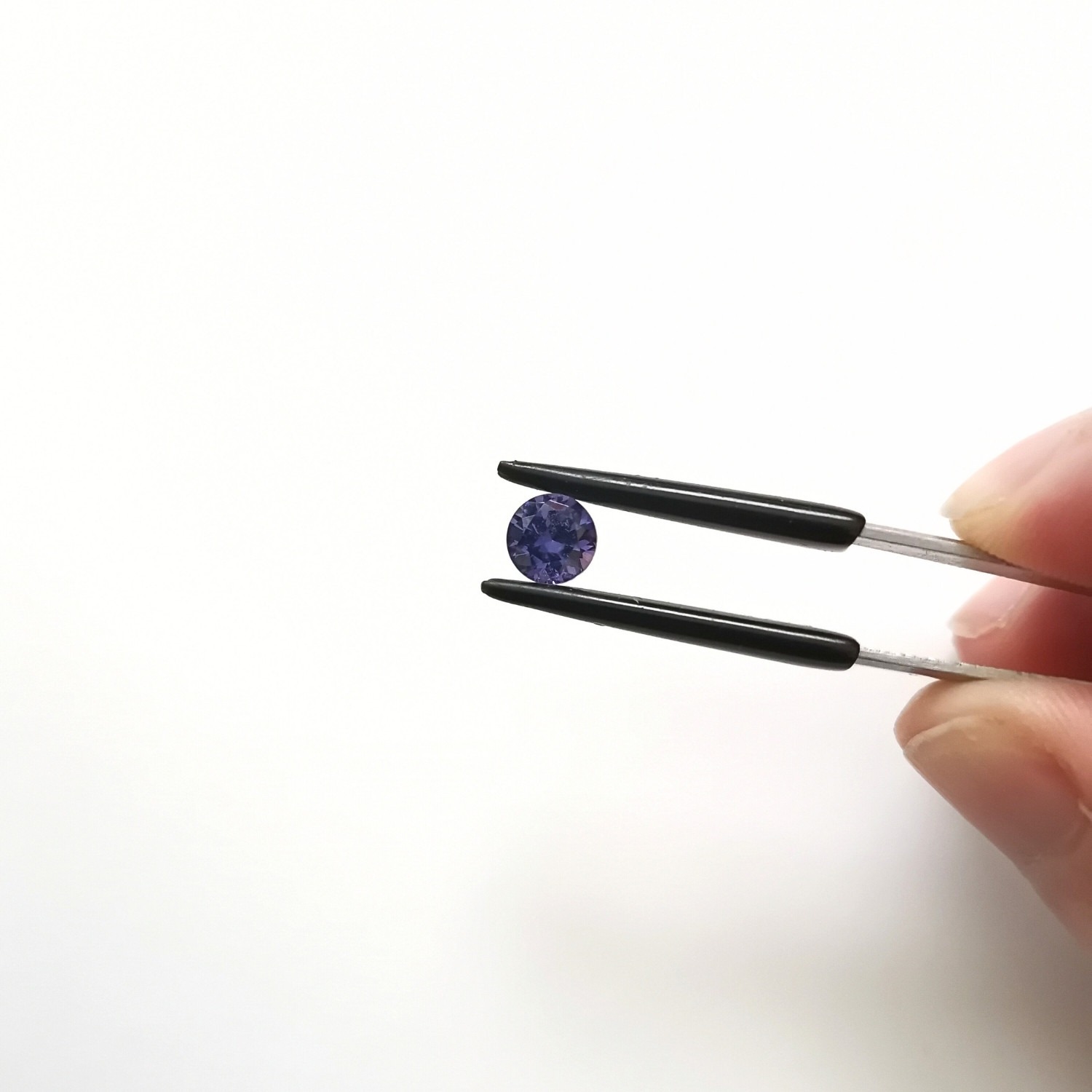 Lab Grown Violet-Blue sapphire Round - 6.1mm - Image 3