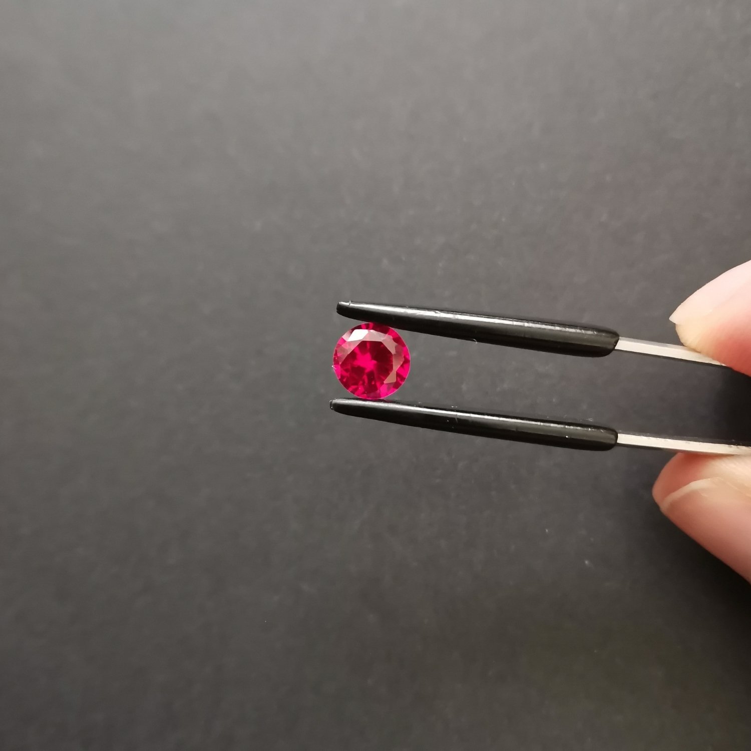 Lab Grown Ruby Round – 6.5mm - Image 2