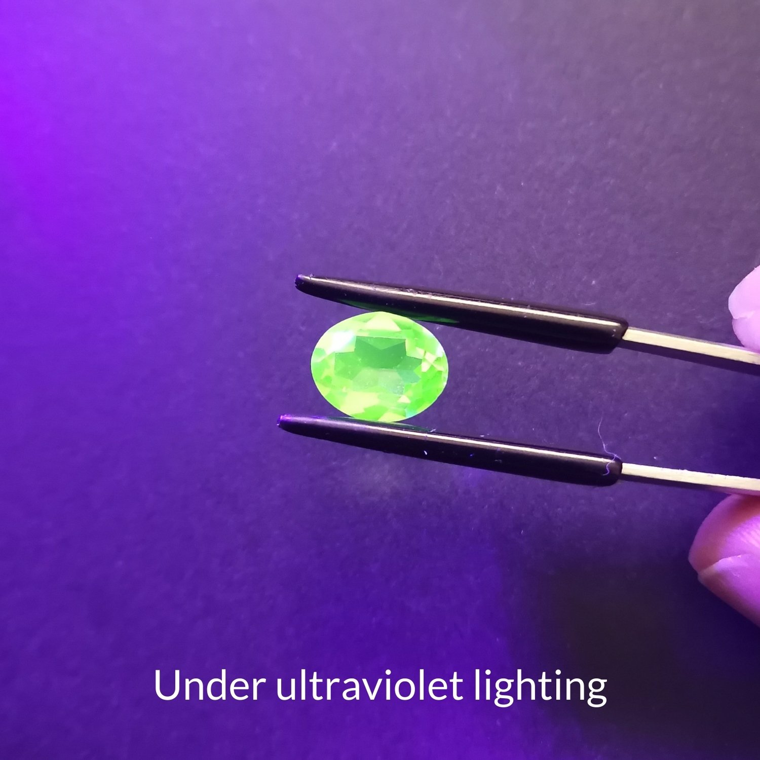 Green Uranium Glass Oval - 9.9mm by 8.0mm - Image 6