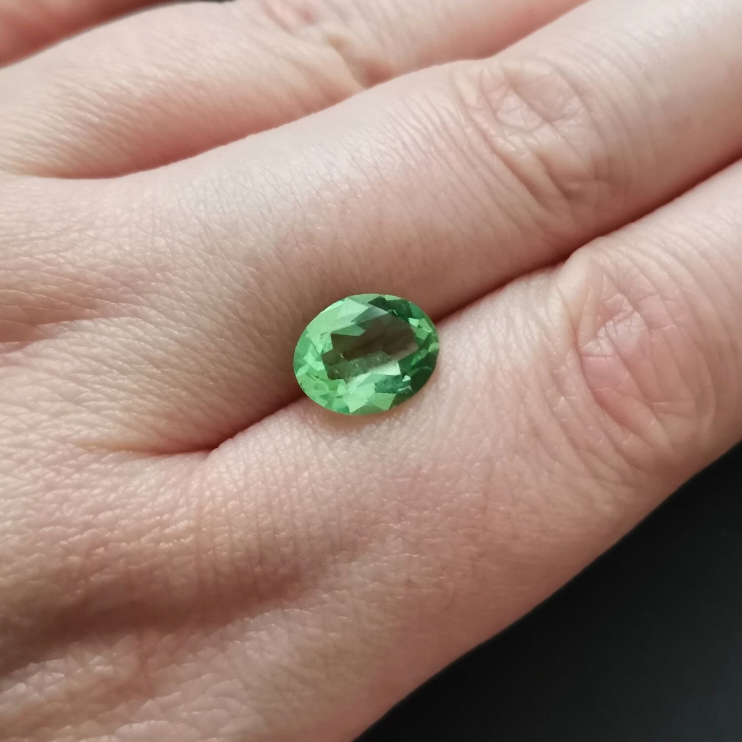 Green Uranium Glass Oval - 9.9mm by 8.0mm - Image 4