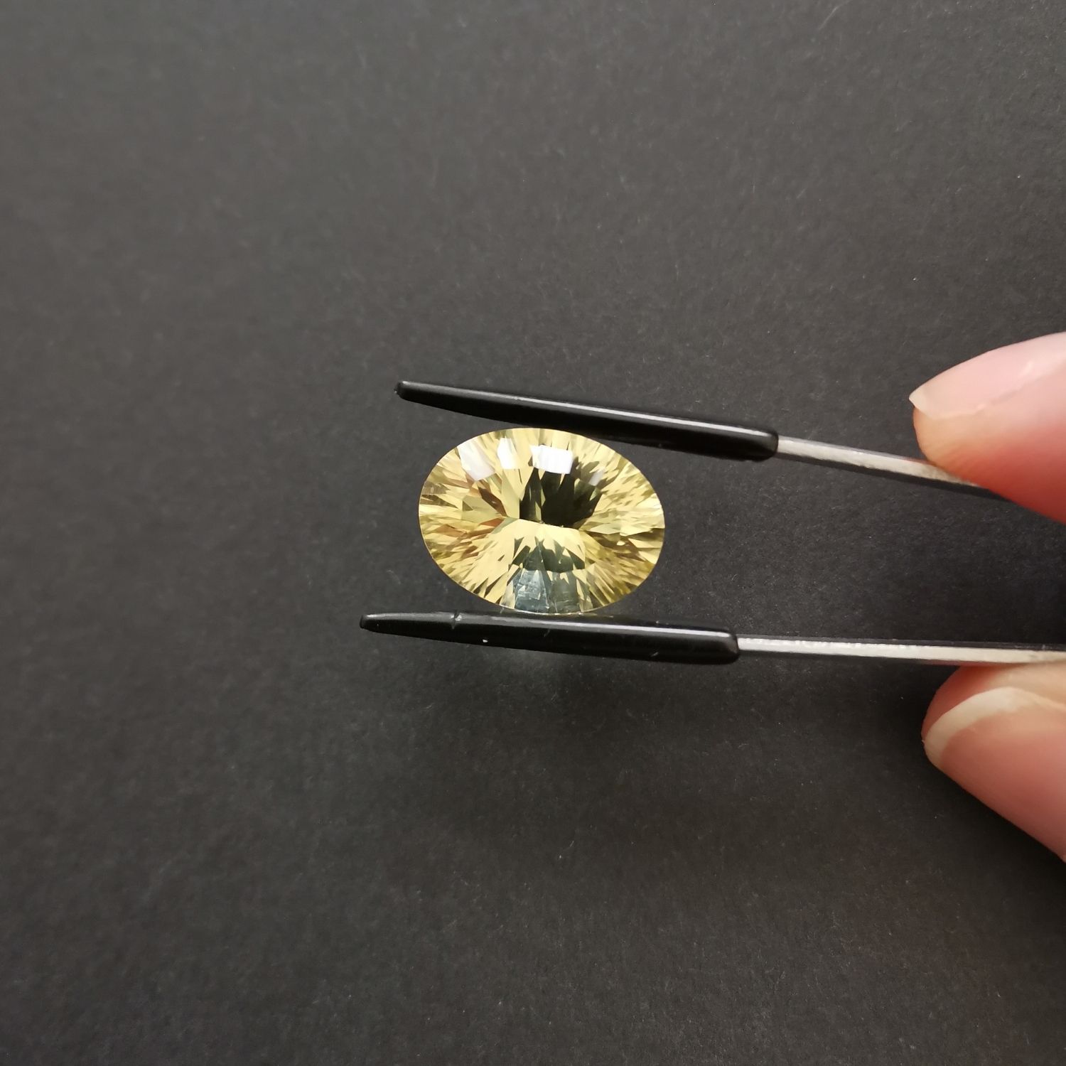 Yellow Citrine Oval - 15.9mm by 11.9mm - Image 2