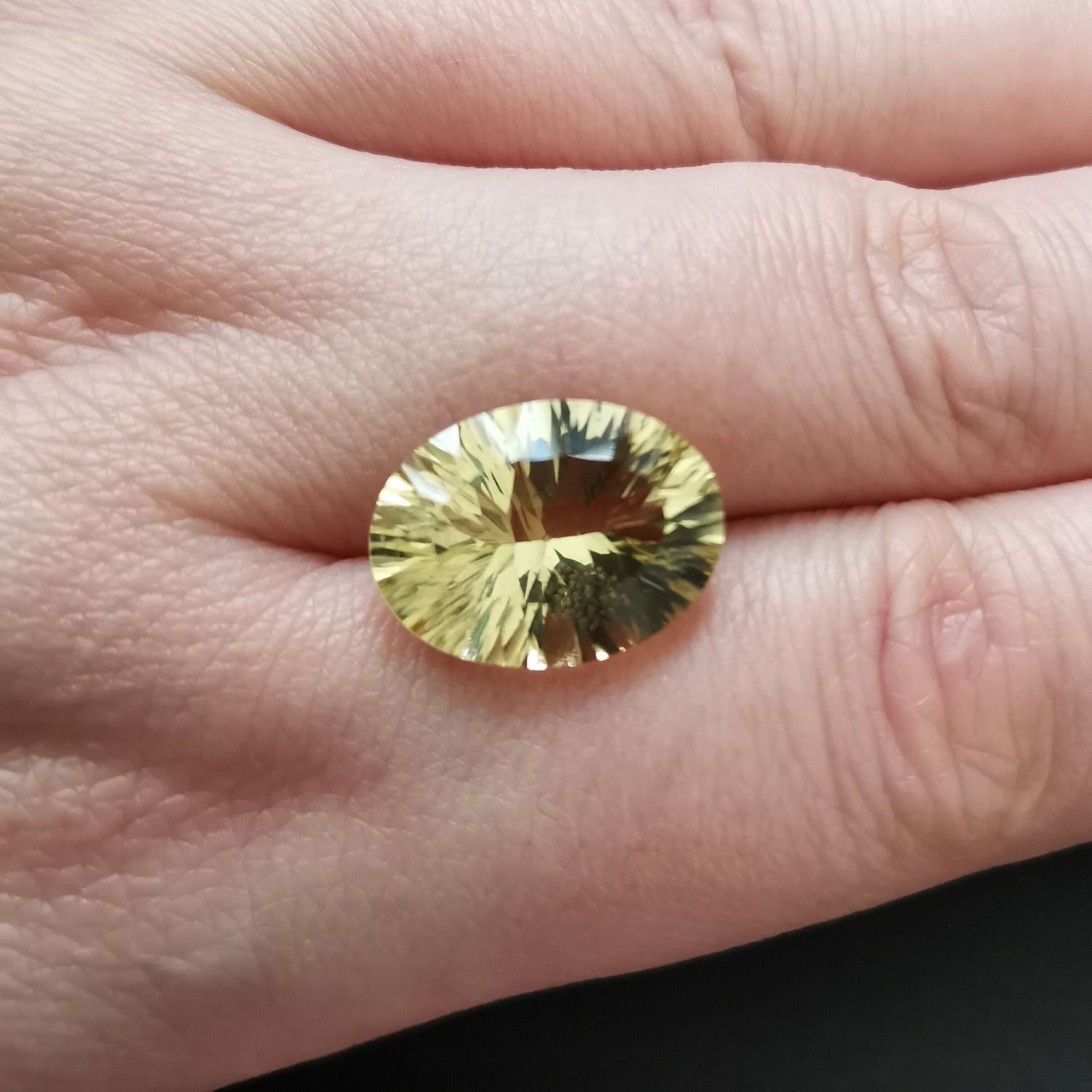 Yellow Citrine Oval - 15.9mm by 11.9mm - Image 4