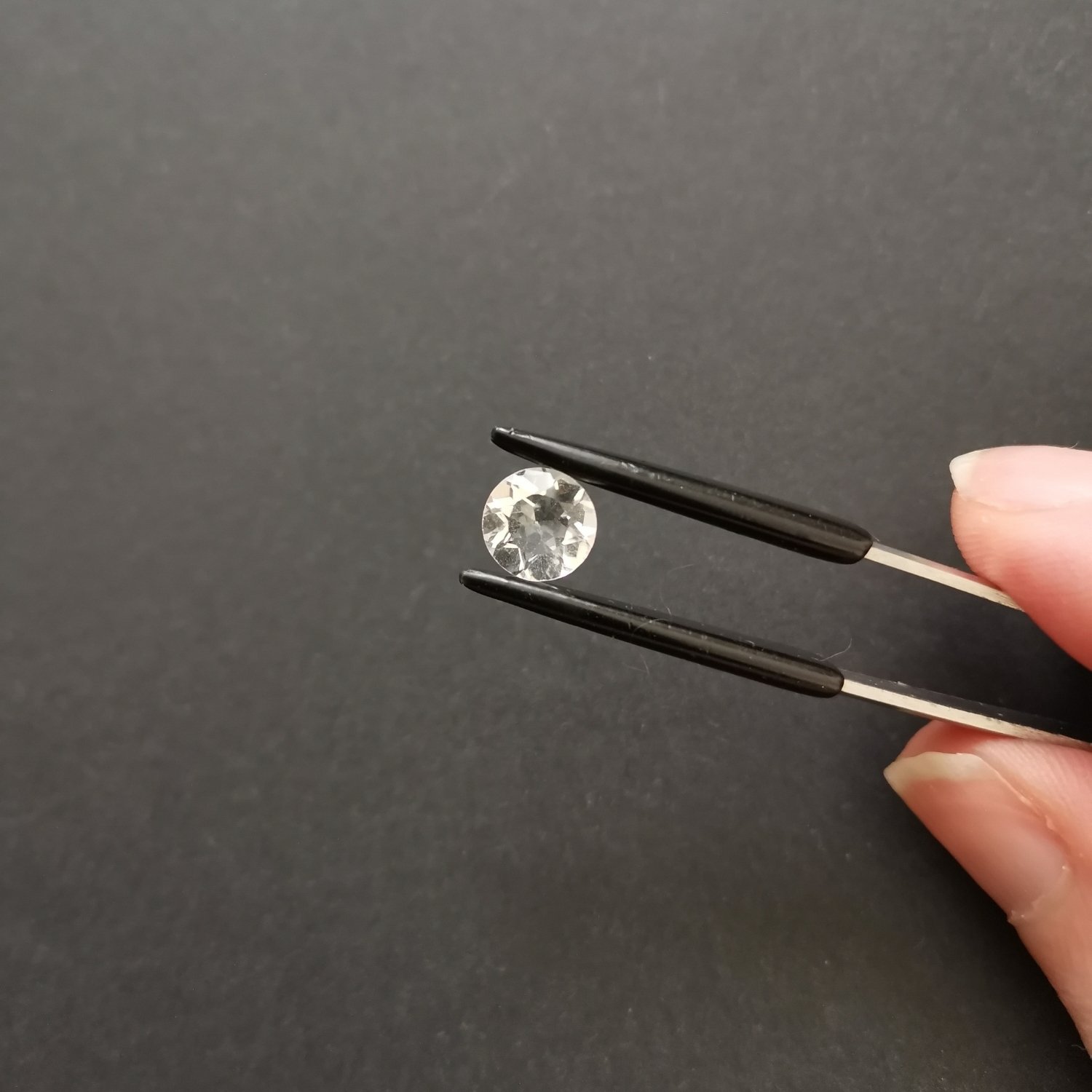 Clear Quartz Round - 6.9mm - Image 2