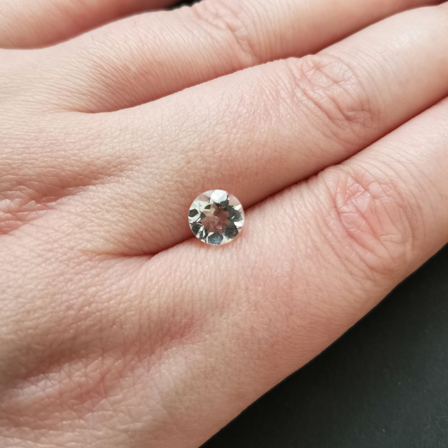 Clear Quartz Round - 6.9mm - Image 4