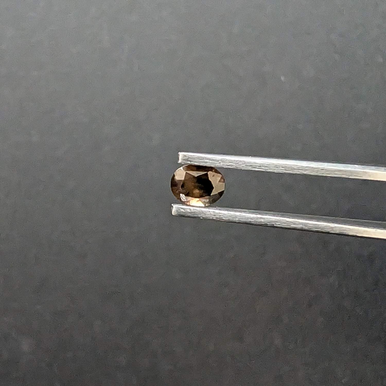 Green Sapphire Oval - 5.0mm by 3.9mm - Image 2