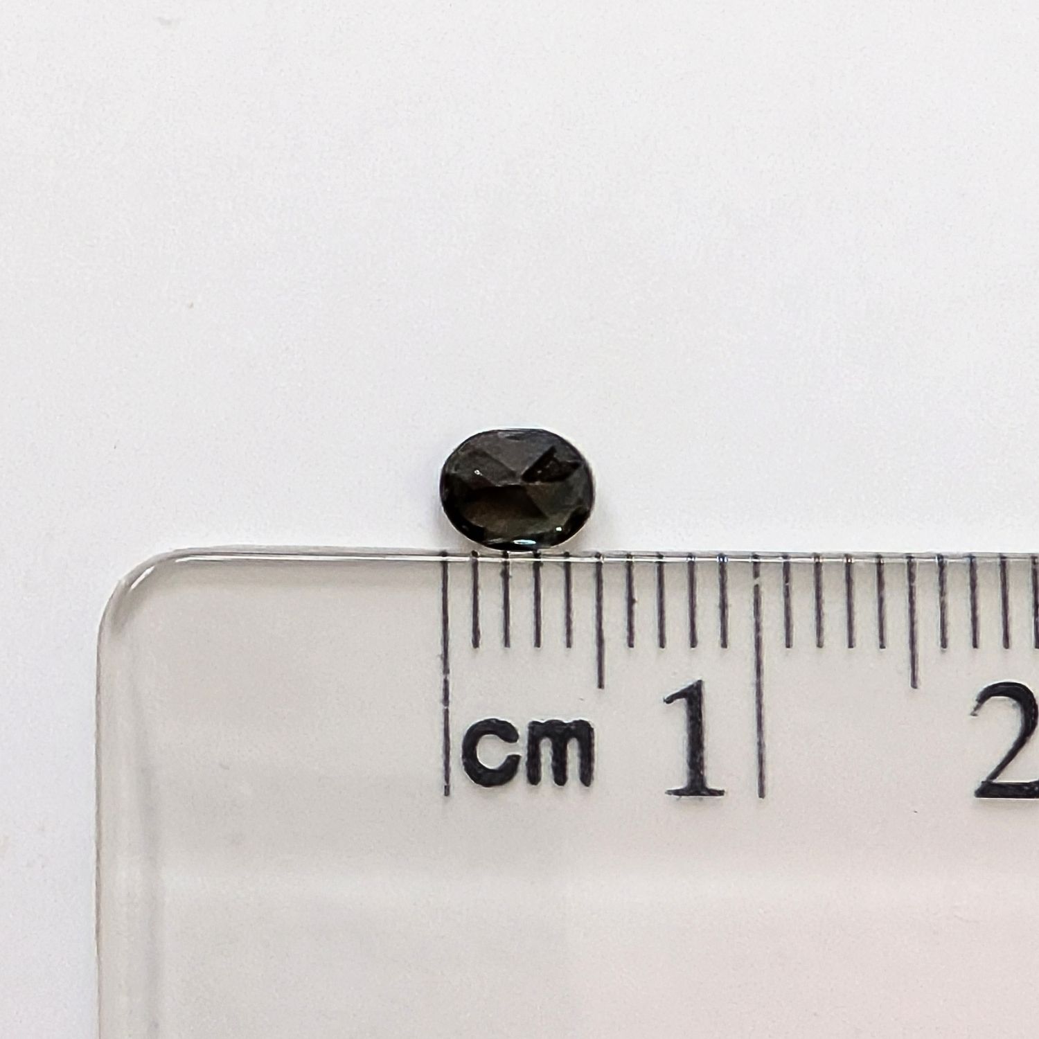 Green Sapphire Oval - 5.0mm by 3.9mm - Image 4