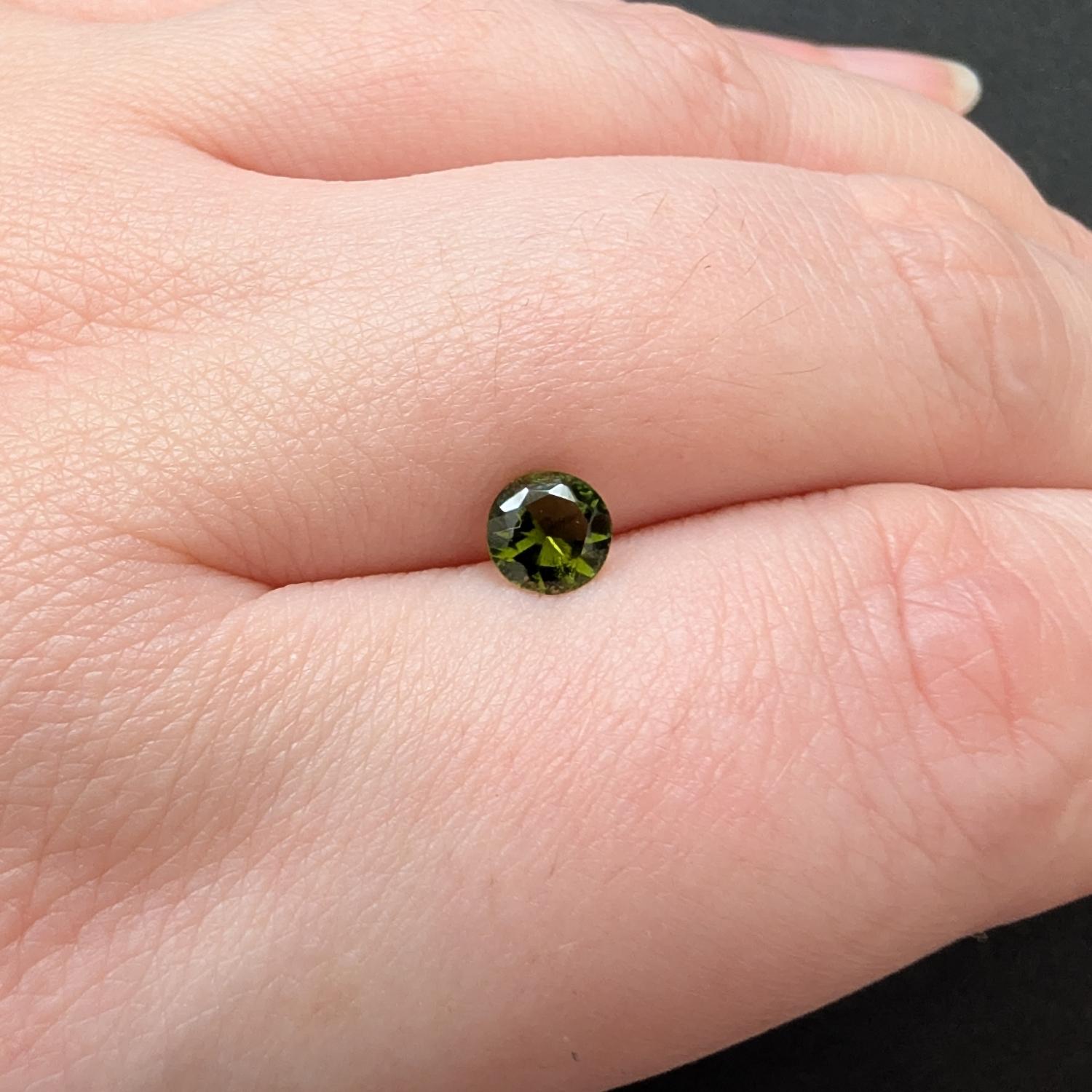 Green Tourmaline Round - 5.2mm - Image 3