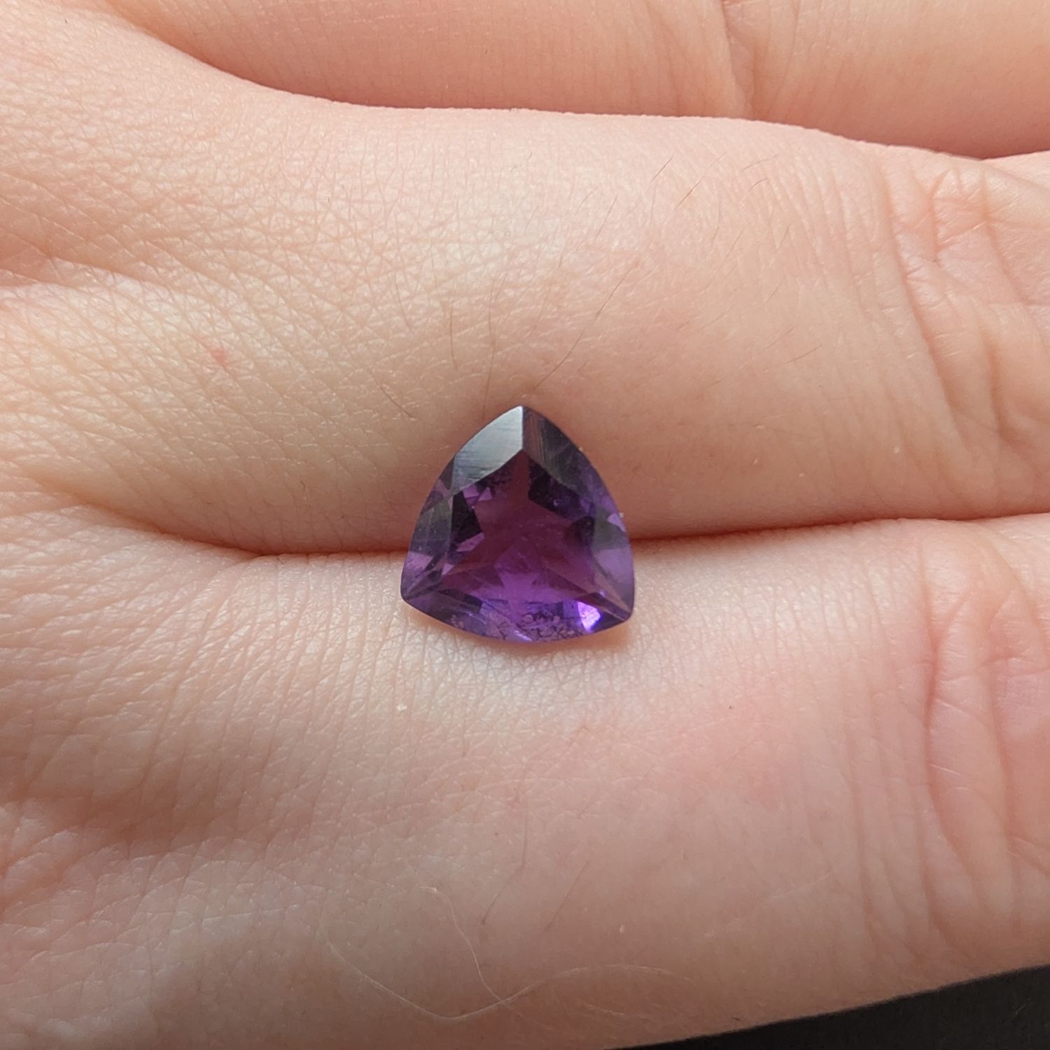 Amethyst Triangle - 8.8mm - Image 3