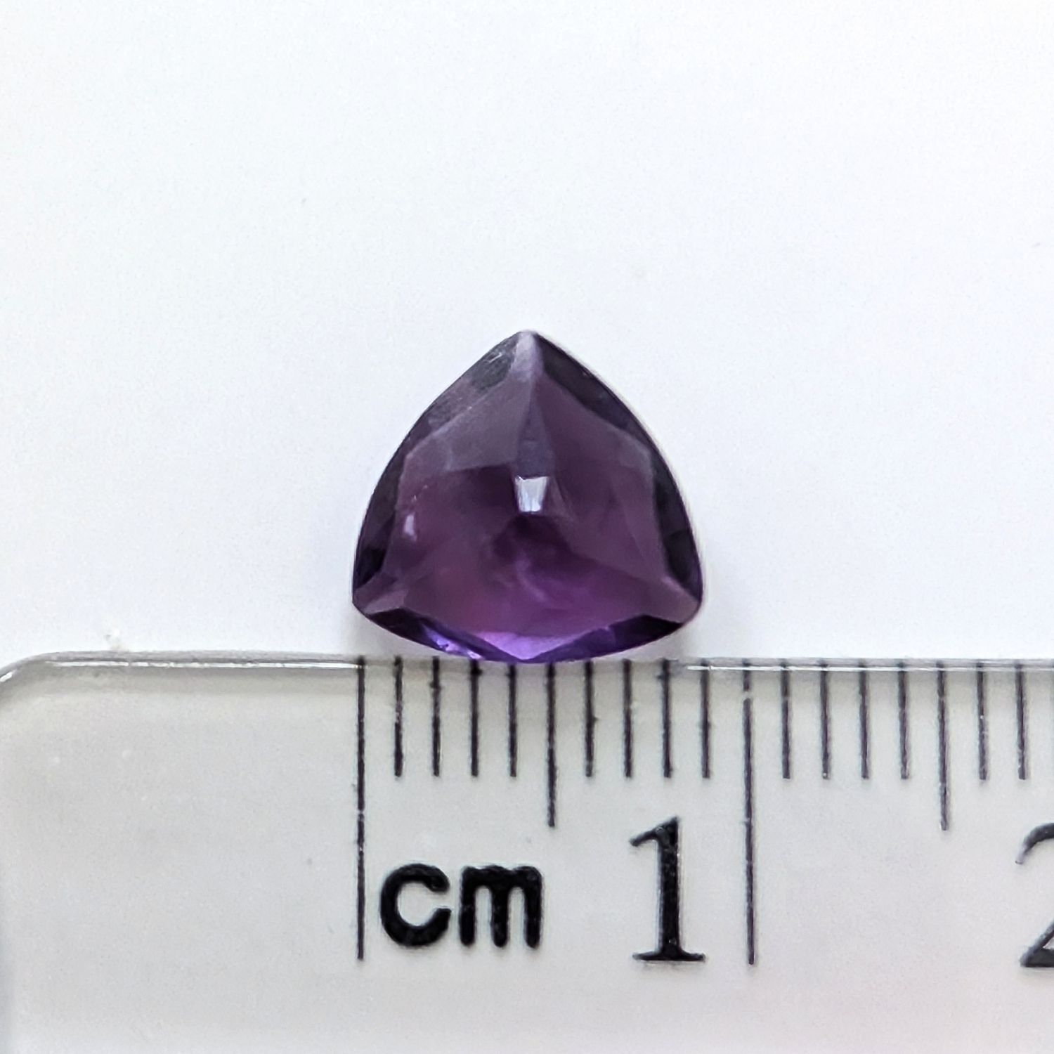 Amethyst Triangle - 8.8mm - Image 4