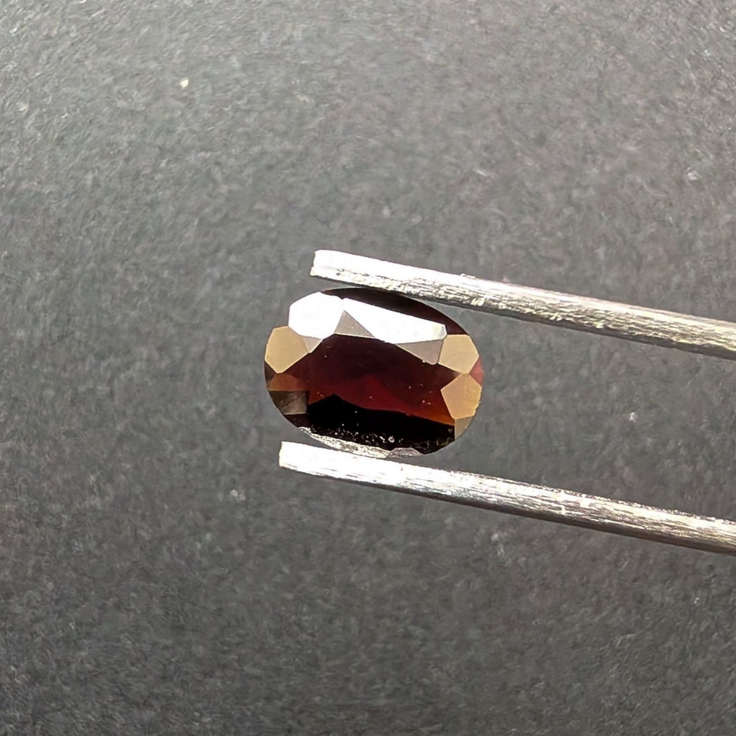 Red Pyrope Garnet Oval - 8.0mm by 6.0mm - Image 2