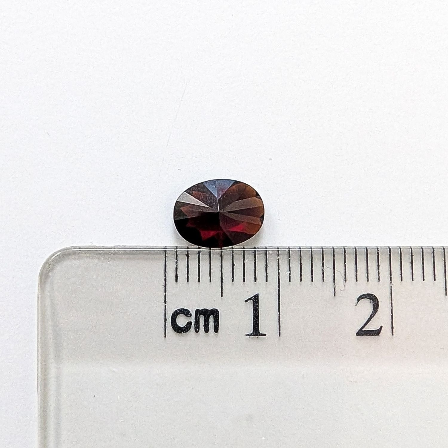Red Pyrope Garnet Oval - 8.0mm by 6.0mm - Image 3