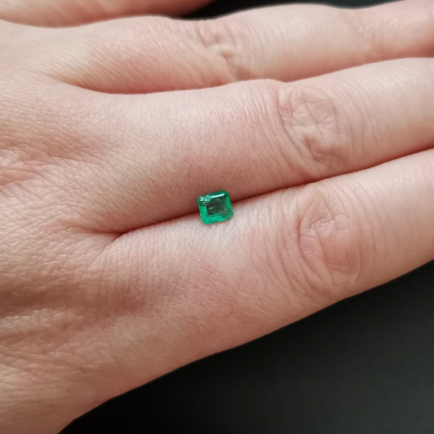 Emerald Rectangle - 4.6mm by 4.2mm - Image 3