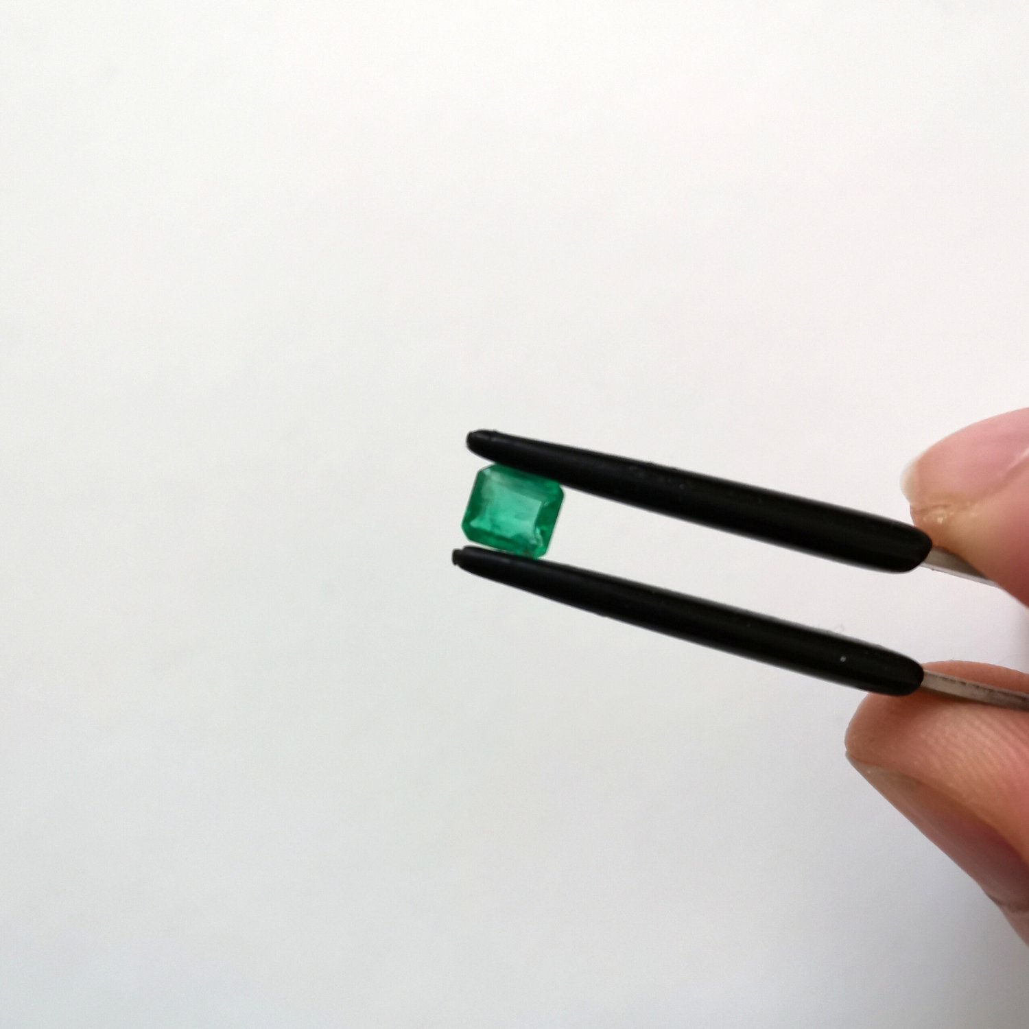 Emerald Rectangle - 4.6mm by 4.2mm - Image 2