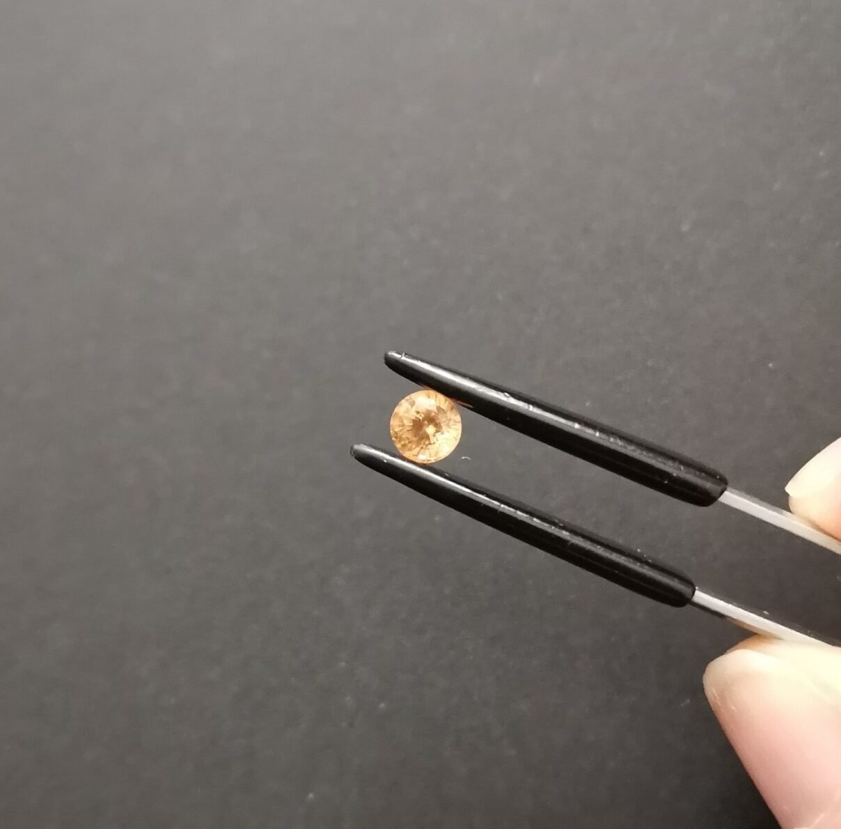 Orange Mali Garnet Round- 4.8mm