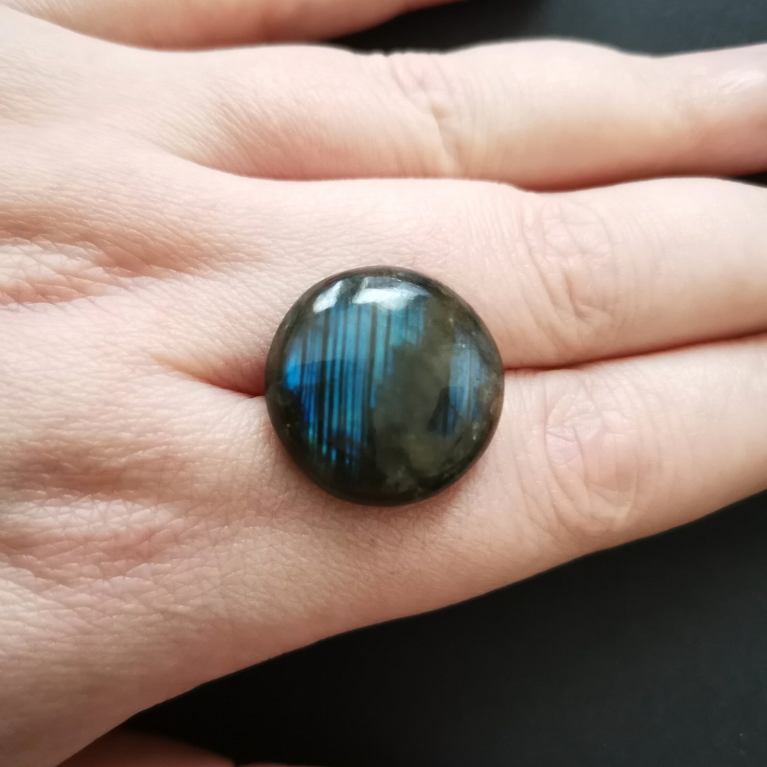 Round Labradorite Cabochon - 20.5 mm - Image 3