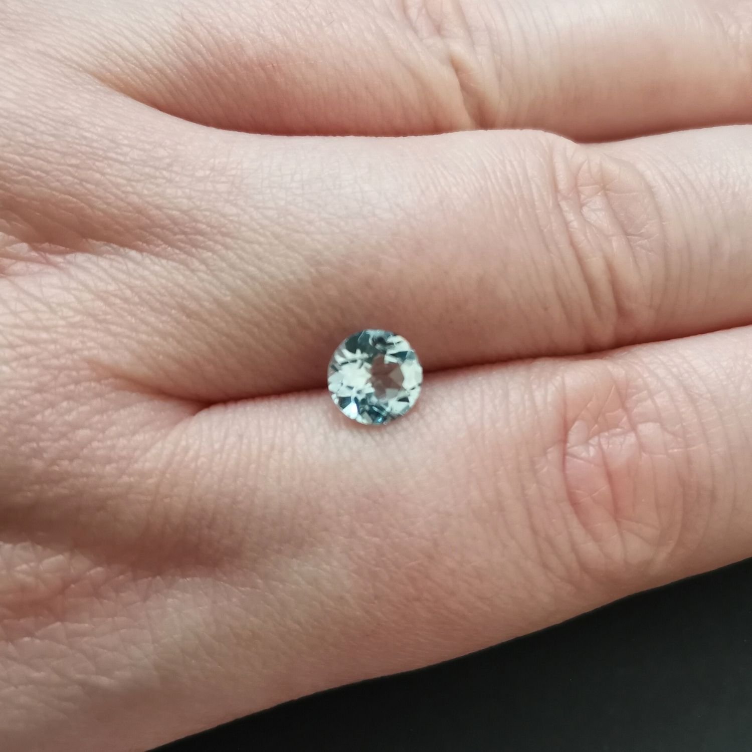 Sky Blue Topaz Round - 6.6mm - Image 3