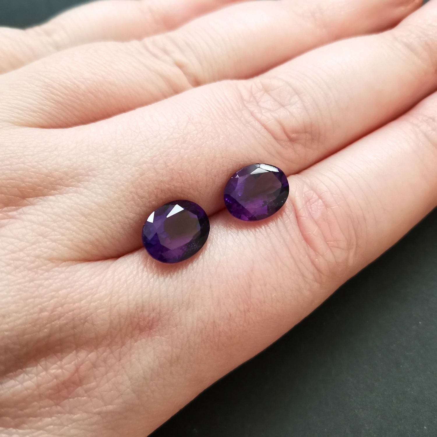 2 x Amethyst Ovals - 9.9mm by 8mm - Image 3