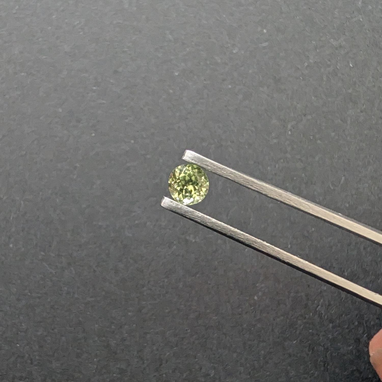 Peridot Round - 3.9mm - Image 2