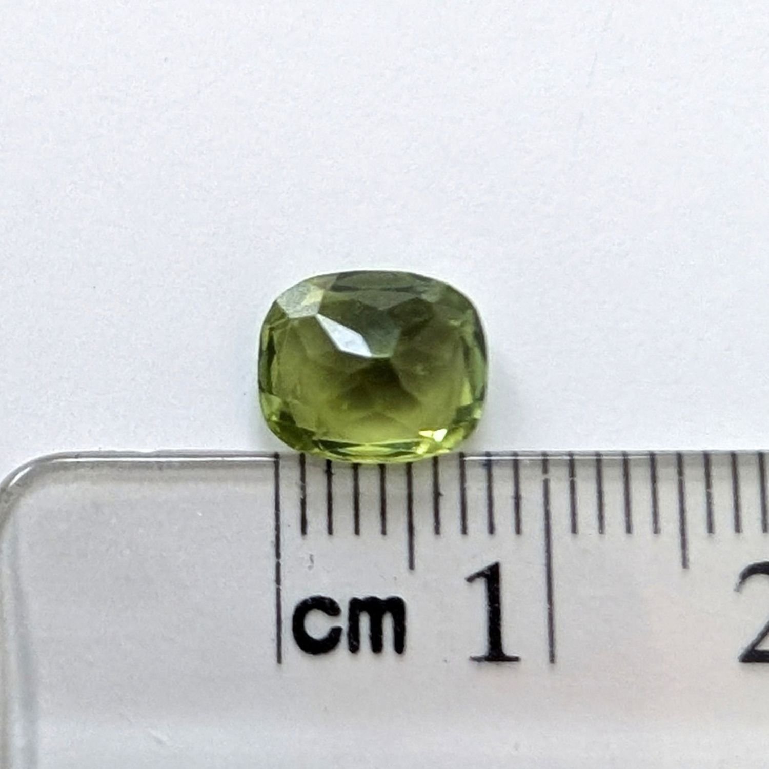 Peridot Rectangle Cushion - 8.5mm by 7.2mm - Image 3
