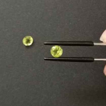 2 x Peridot rounds - 6mm