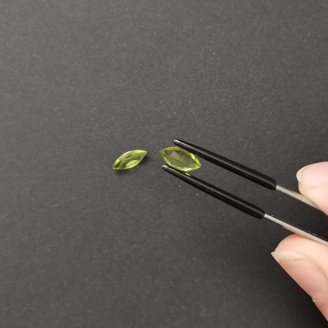 2 x Peridot Marquises - 10mm by 5mm - Image 3